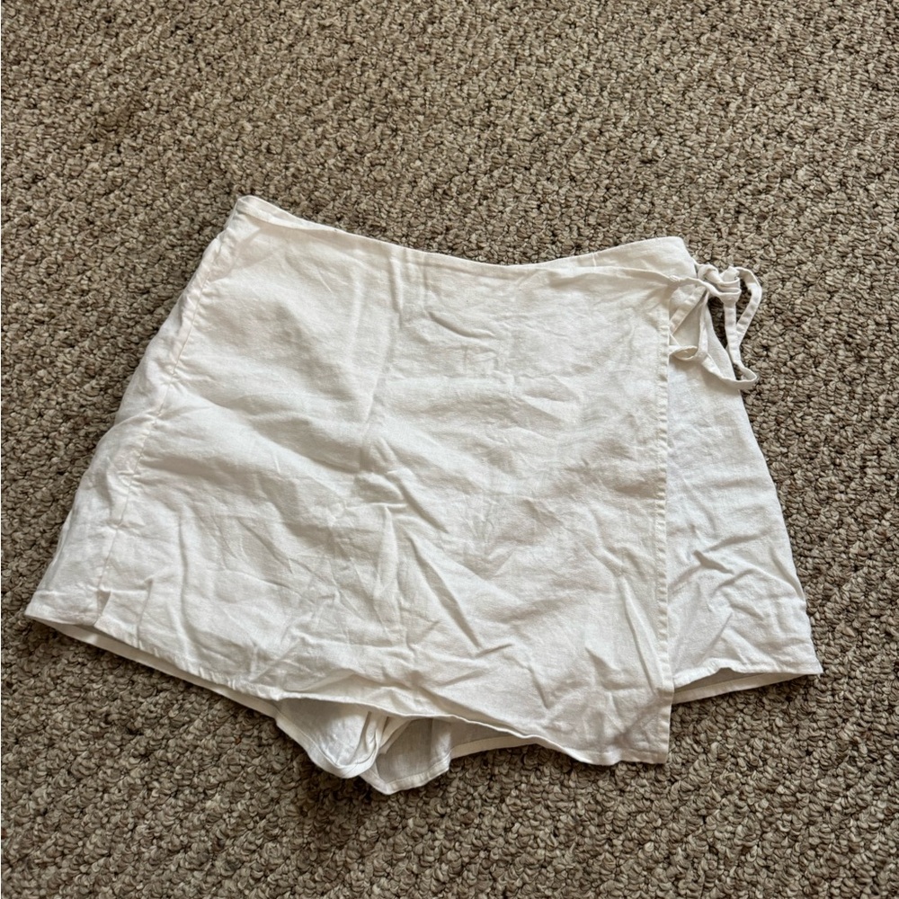 Old Navy White Linen Wrap Skort